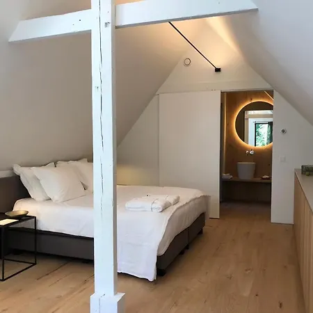 Het Wagenhuis Bij Het Witte Kasteel